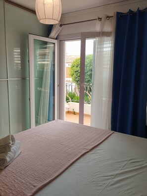 4 Schlafzimmer, Bügeleisen/Bügelbrett, Bettwäsche