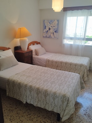 2 bedrooms, iron/ironing board, bed sheets