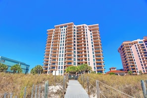 Exterior - SeaChase 804C by Liquid Life (Orange Beach)