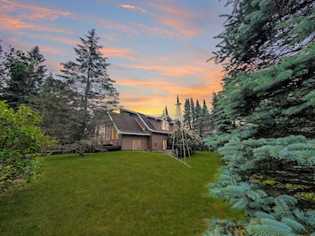 Harlequin Haven at White Birch Lake
