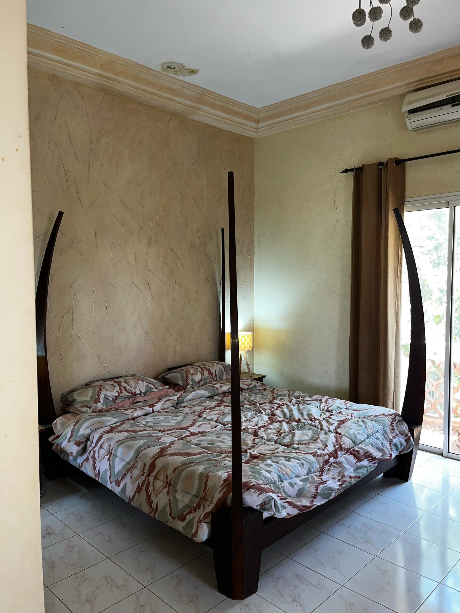 3 bedrooms, iron/ironing board, bed sheets