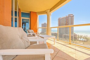 Property grounds - Newly renovated 3B @ Portofino 4-0907 (Pensacola Beach)