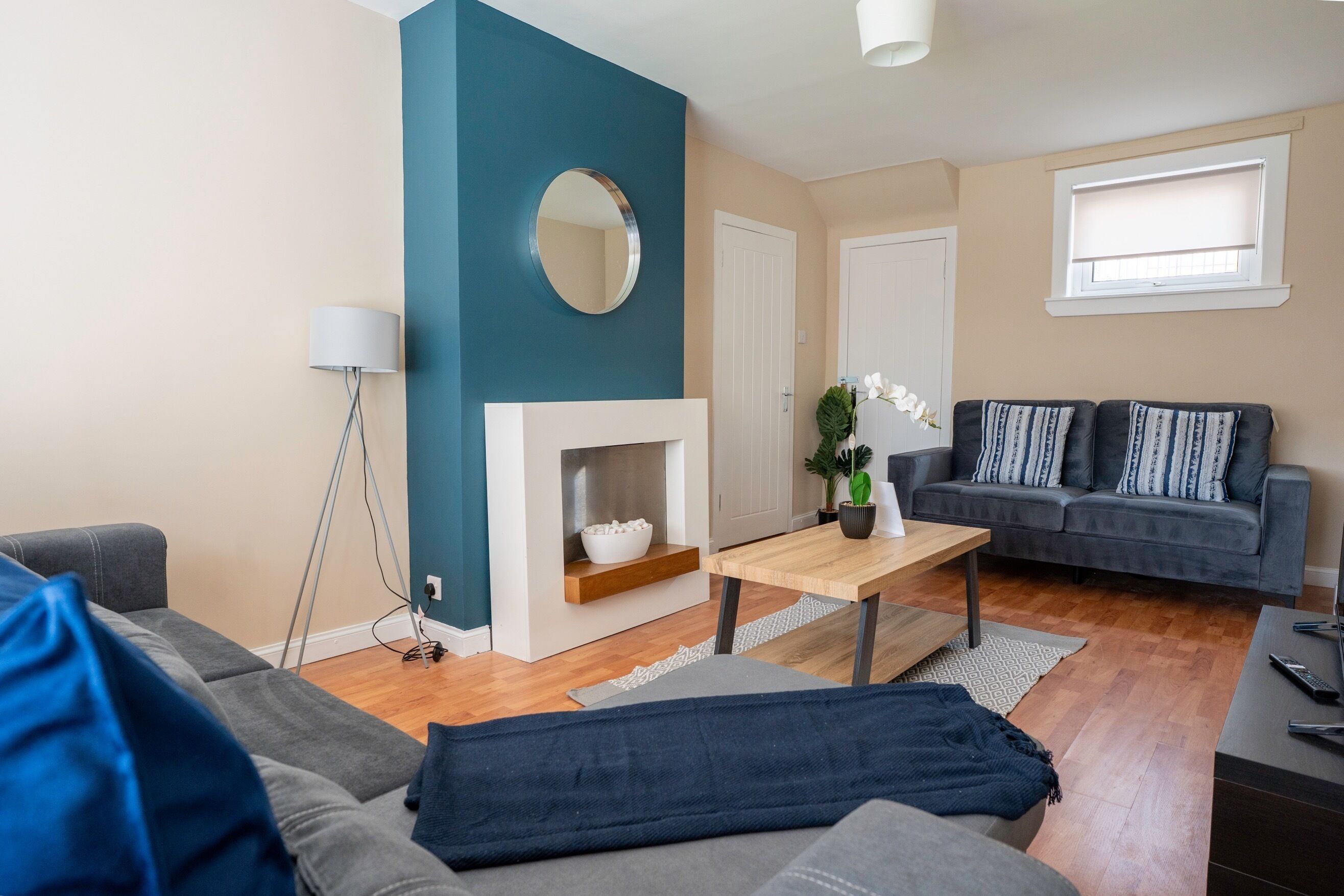 Living Room / Lounge