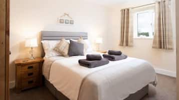 4 slaapkamers, een strijkplank/strijkijzer, reisbedje, gratis wifi