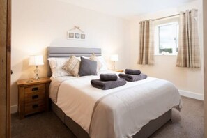 4 Schlafzimmer, Bügeleisen/Bügelbrett, Reisekinderbett, kostenloses WLAN