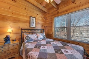 1 bedroom, desk, iron/ironing board, free WiFi