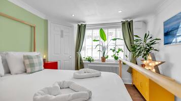 2 bedrooms, iron/ironing board, free WiFi, bed sheets