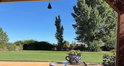 Just 20 mins from Bisbee! 2 Room Guest Suite on country hobby farm