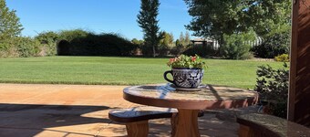 Just 20 mins from Bisbee! 2 Room Guest Suite on country hobby farm