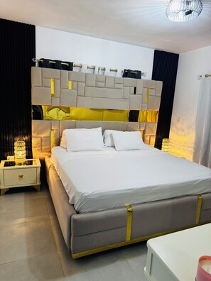 2 chambres, fer et planche à repasser, Wi-Fi, draps fournis