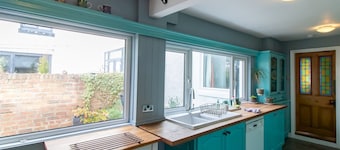 Pass the Keys | Charming Retreat – Perfect for Outdoor Lovers!