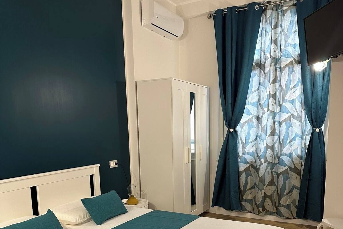 Comfort Single Room | 1 bedroom, in-room safe, desk, blackout drapes