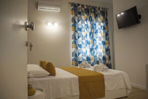 Comfort Double Room | In-room safe, desk, blackout drapes, free WiFi