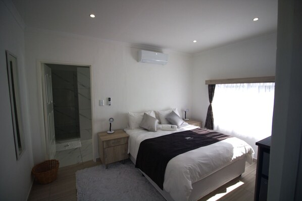 Classic Double Room | Living area