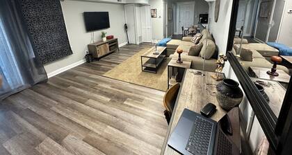 Right next to the L&N Cardinal football stadium 5 min walk to Churchill Downs