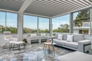 TV, offices - South Blue Sea View Apartment (Vouliagmeni)