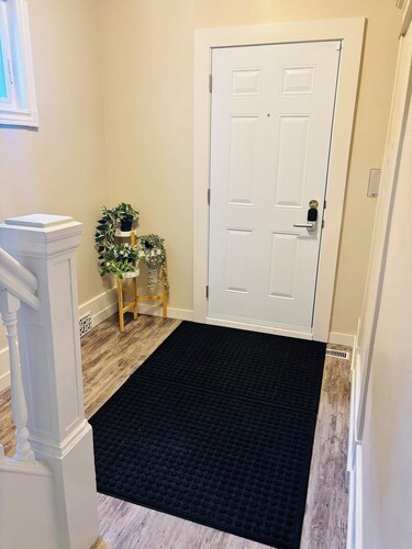Main Floor Private 1-Bedroom Suite with Parking