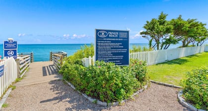 New Rental-Maushop Village, 2-bedroom, 1.5 baths, A/C, patios & private beach