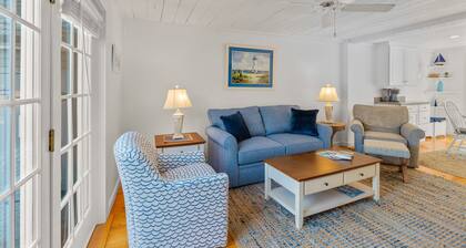 Maushop Village, 2-bedroom, 1.5 baths, Sleeps 4, A/C, patios & private beach