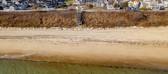 Maushop Village, 2-bedroom, 1.5 baths, Sleeps 4,  A/C, patios & private beach