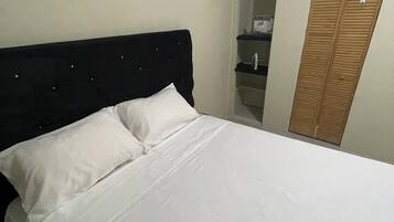 3 bedrooms, iron/ironing board, WiFi