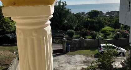 Charming 3-bedroom B&B with AC, WiFi in St Andrew, Jamaica