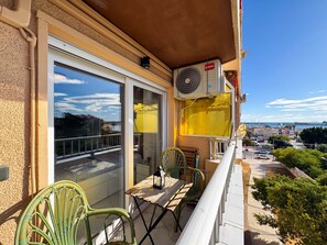 Unclassified image, 3 of 57, button