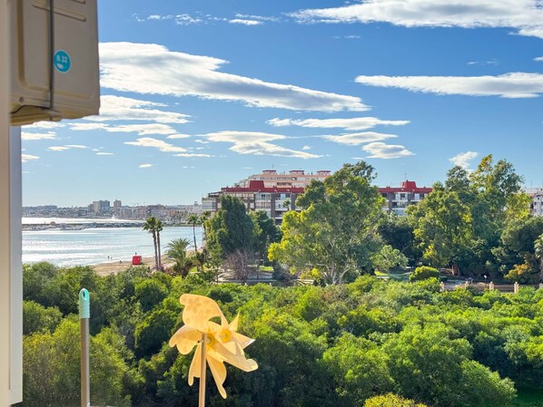 Unclassified image, 1 of 57, button