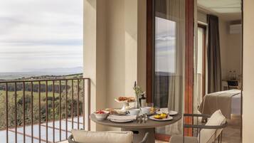 Petit déjeuner composé de spécialités régionales compris tous les jours