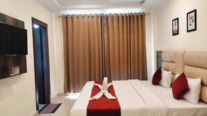 Classic Room, Balcony | Desk, laptop workspace, free WiFi
