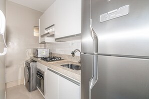 Fridge, microwave, oven, coffee/tea maker