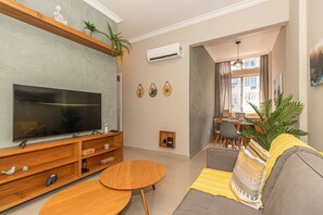 TV - Rj01 Loft 200m from the beach Posto 8 Arpoador (Rio de Janeiro)