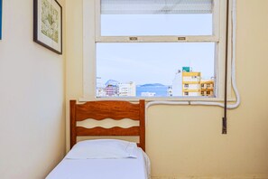 2 bedrooms, iron/ironing board, bed sheets