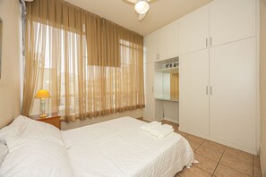 3 bedrooms, iron/ironing board