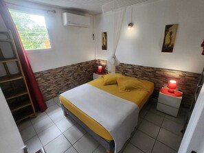 1 chambre, fer et planche à repasser, lit parapluie, Wi-Fi gratuit