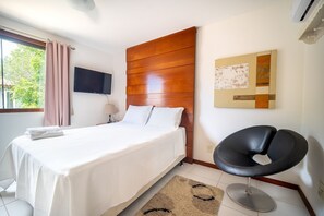 4 habitaciones, tabla de planchar con plancha, internet y ropa de cama 