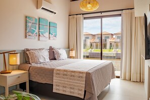 5 bedrooms, iron/ironing board, WiFi, bed sheets