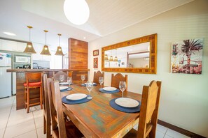 Dining - Bz21 House with Jacuzzi and barbecue (Armação dos Búzios)