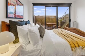 3 bedrooms, desk, iron/ironing board, travel cot