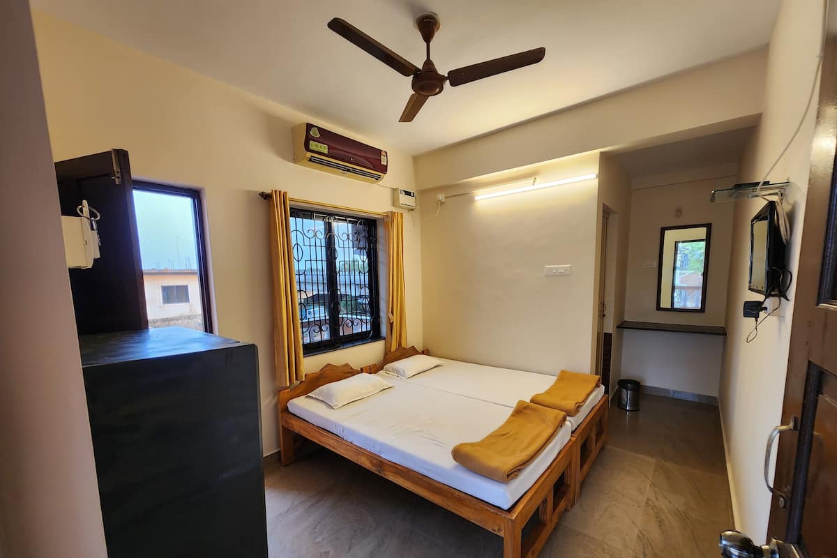 Economy-Zweibettzimmer, Balkon | Zimmersafe, Bügeleisen/Bügelbrett, kostenloses WLAN