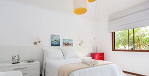 5 soverom, strykejern/-brett, wi-fi og sengetøy