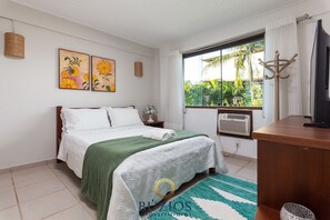 5 slaapkamers, een strijkplank/strijkijzer, internet, beddengoed