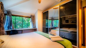 4 habitaciones, tabla de planchar con plancha, internet y ropa de cama