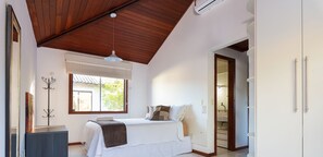 4 Schlafzimmer, Bügeleisen/Bügelbrett, WLAN, Bettwäsche
