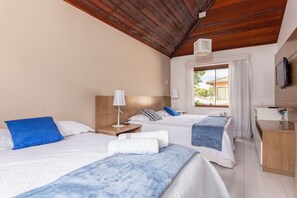 4 bedrooms, iron/ironing board, Internet, bed sheets