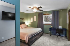4 bedrooms, desk, iron/ironing board, travel crib