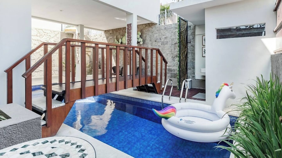 Saka Luxury Villa
