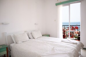 Classic Double Room, Sea View | Ruang tamu