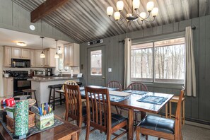 Dining - Rustic cabin w/ mountain view & fireplace (Ludlow)