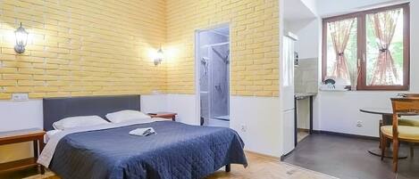 1 bedroom, bed sheets